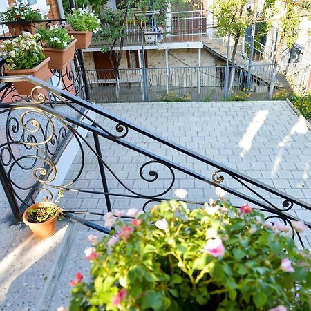 Bibi Hotel Kutaisi Exterior photo